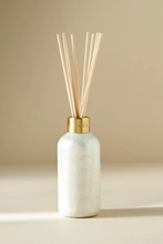 Load image into Gallery viewer, Volcano Signature Reed Diffuser
