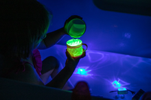 Load image into Gallery viewer, Pippa (Green)-Glo Pals Light-Up Cubes
